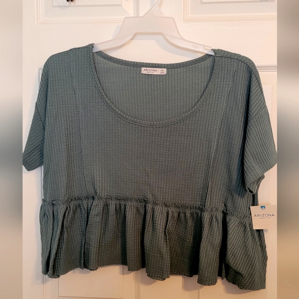 Arizona Jean Co. Flowy Cropped style top